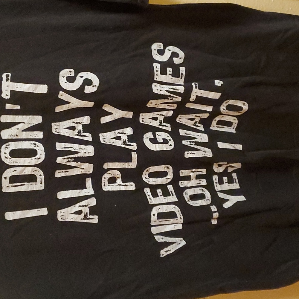 Men's Gaming Black Tshirt. Size Medium